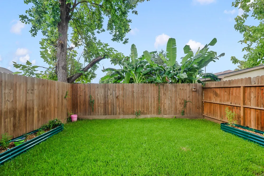 6915 Sherman Street Houston, TX 77011