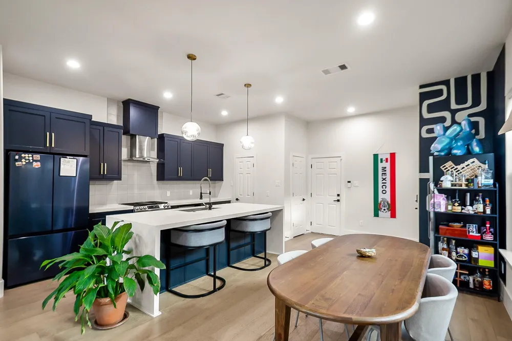 6915 Sherman Street Houston, TX 77011