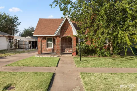 206 E Summit Avenue