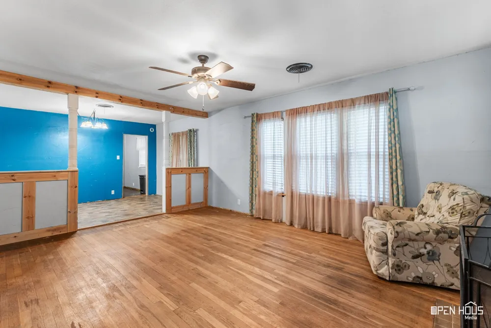 206 E Summit Avenue Electra, TX 76360