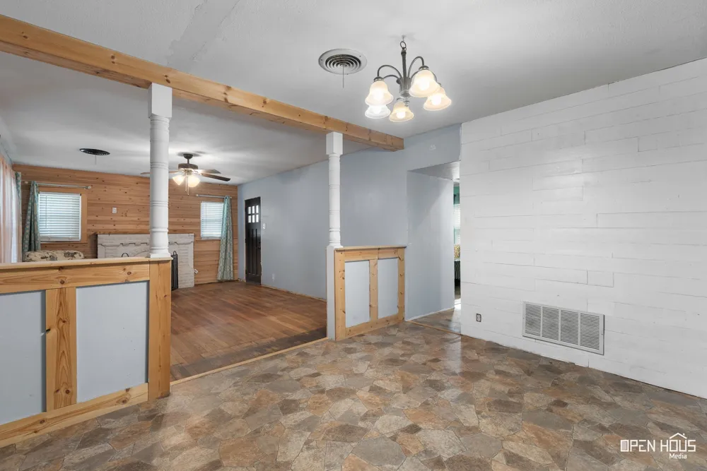 206 E Summit Avenue Electra, TX 76360