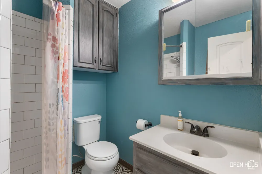 206 E Summit Avenue Electra, TX 76360