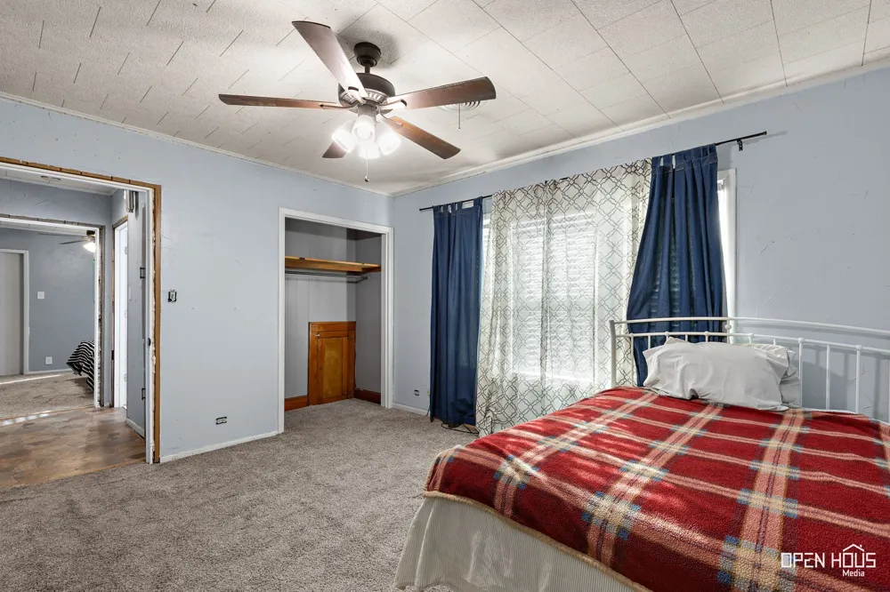 206 E Summit Avenue Electra, TX 76360