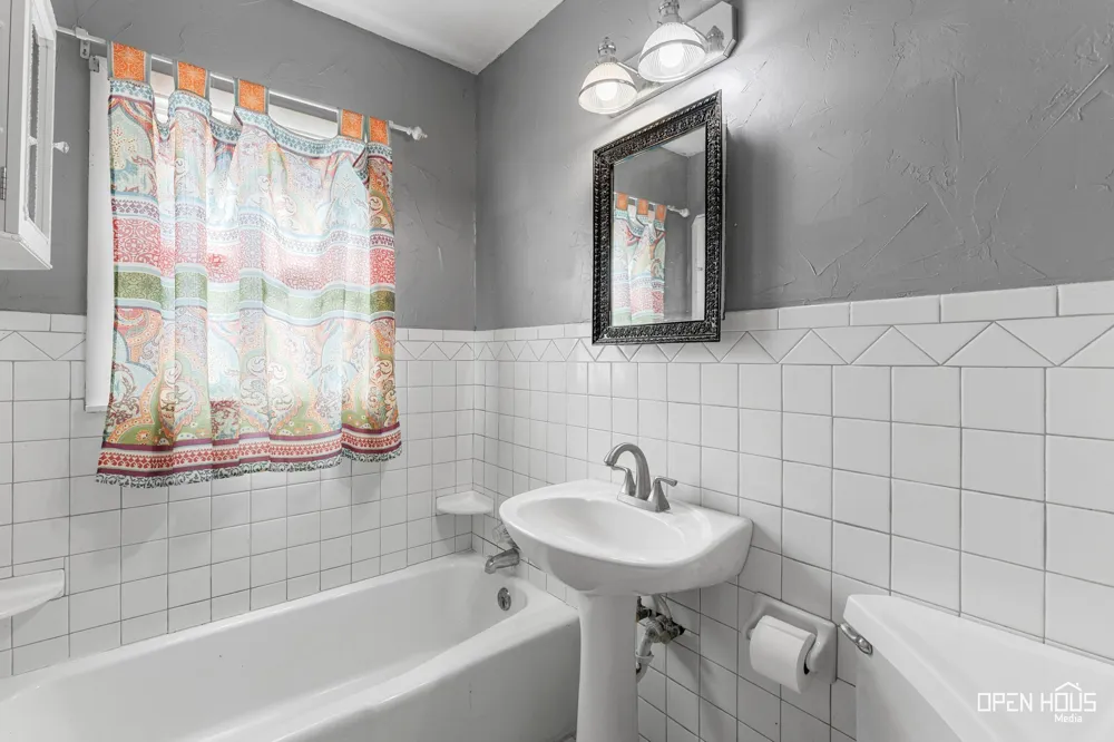 206 E Summit Avenue Electra, TX 76360