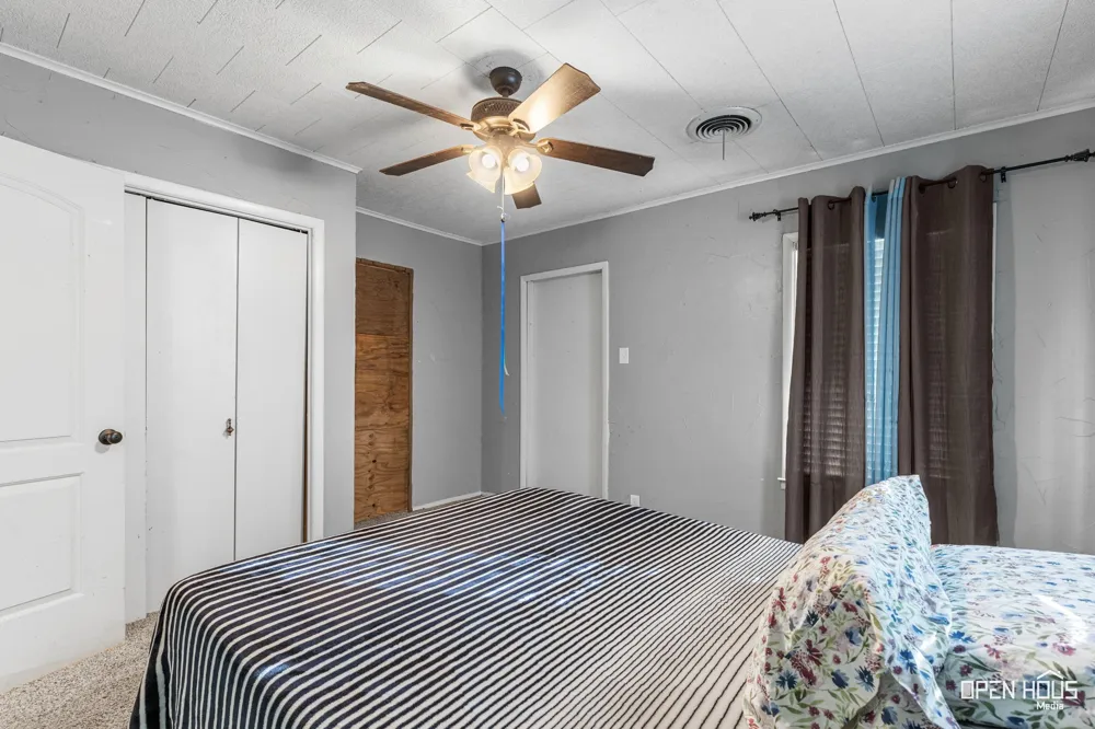 206 E Summit Avenue Electra, TX 76360