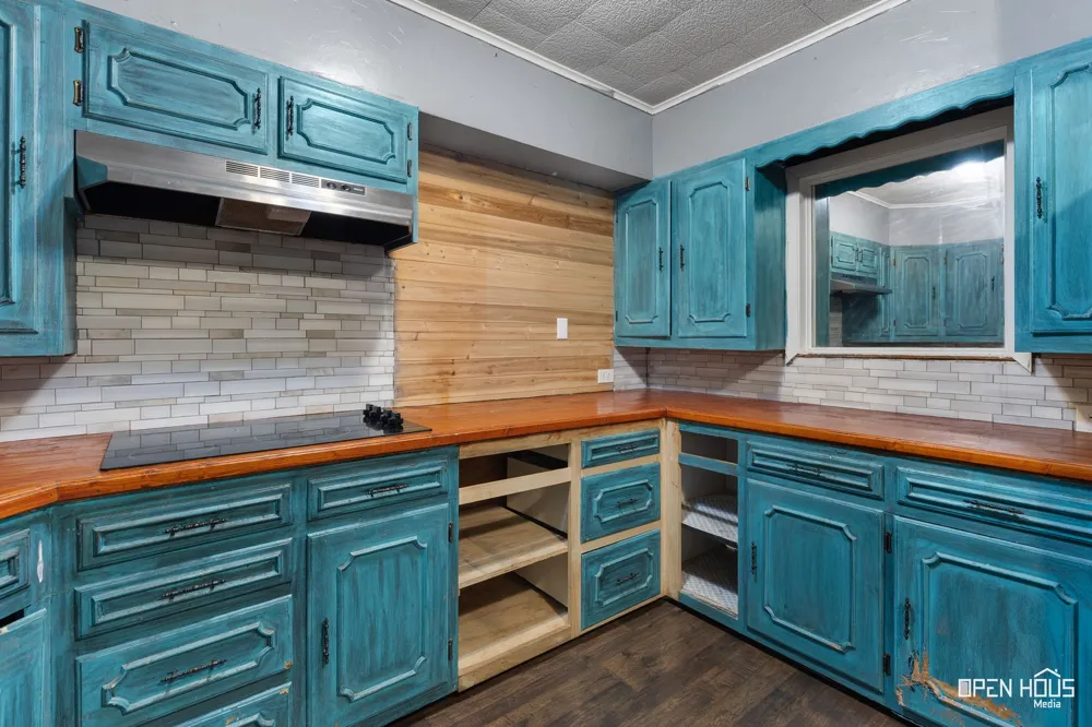 206 E Summit Avenue Electra, TX 76360