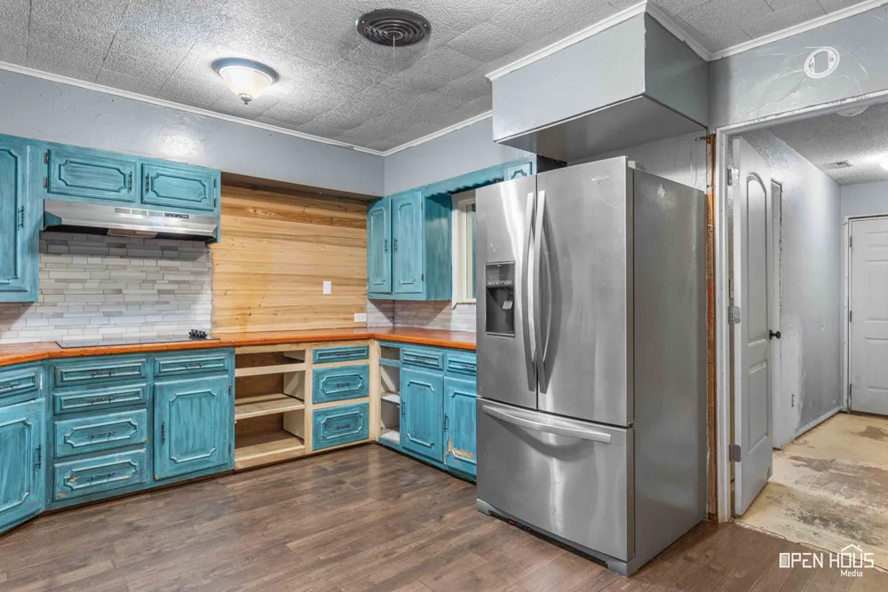 206 E Summit Avenue Electra, TX 76360