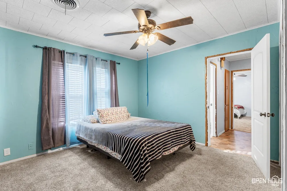 206 E Summit Avenue Electra, TX 76360