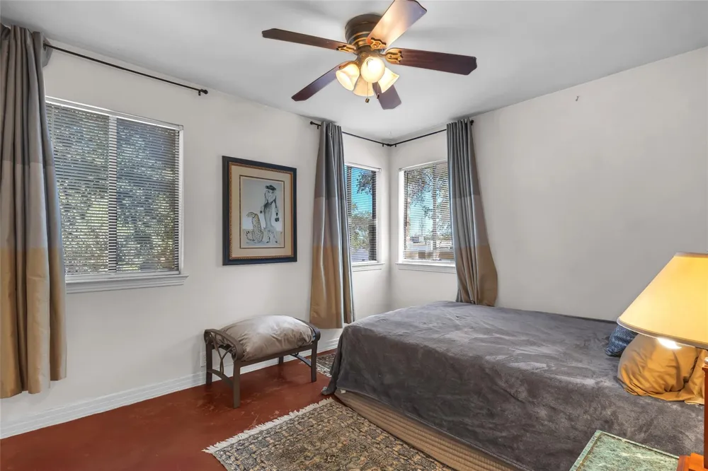 6810 Deatonhill Drive #115 Austin, TX 78745