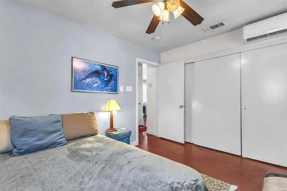 6810 Deatonhill Drive #115 Austin, TX 78745