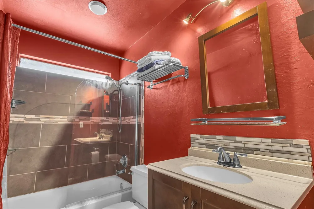6810 Deatonhill Drive #115 Austin, TX 78745