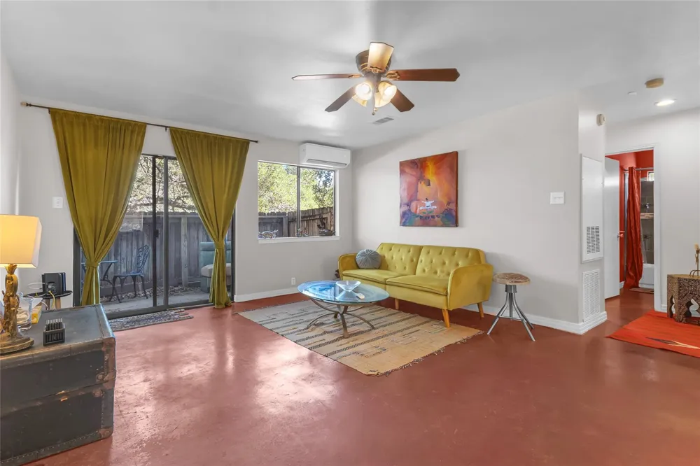 6810 Deatonhill Drive #115 Austin, TX 78745