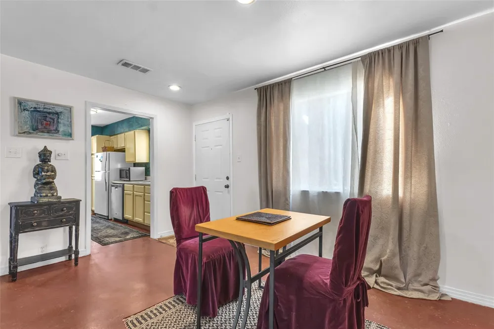 6810 Deatonhill Drive #115 Austin, TX 78745
