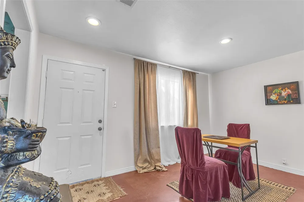 6810 Deatonhill Drive #115 Austin, TX 78745