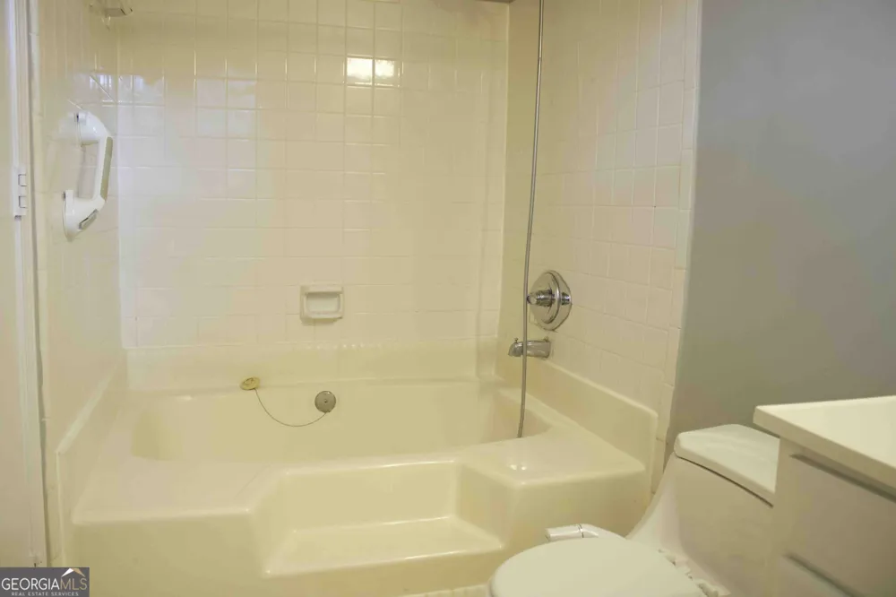 5744 Everglades LN Norcross, GA 30071