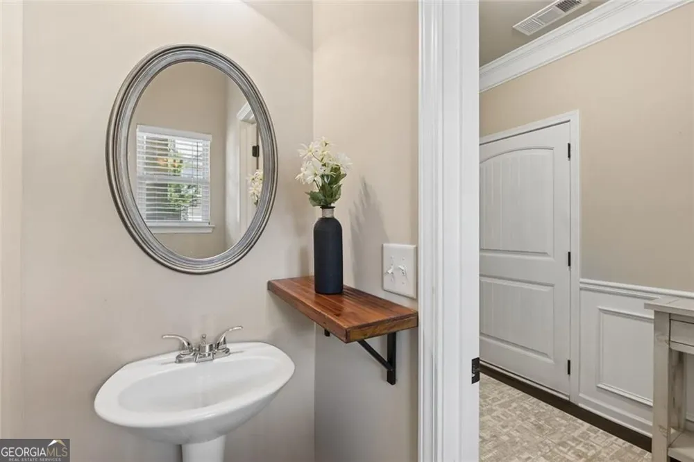 653 Oakside PL Acworth, GA 30102