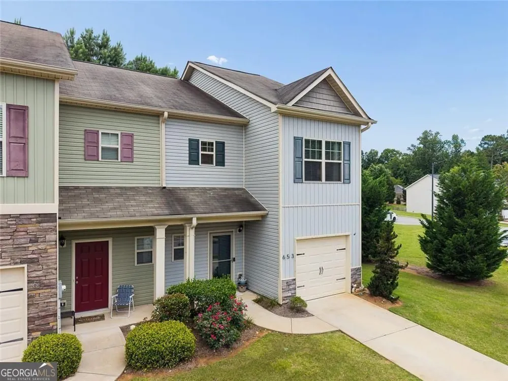 653 Oakside PL Acworth, GA 30102