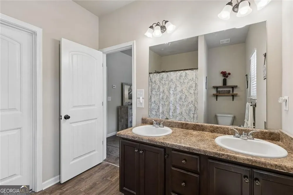 653 Oakside PL Acworth, GA 30102