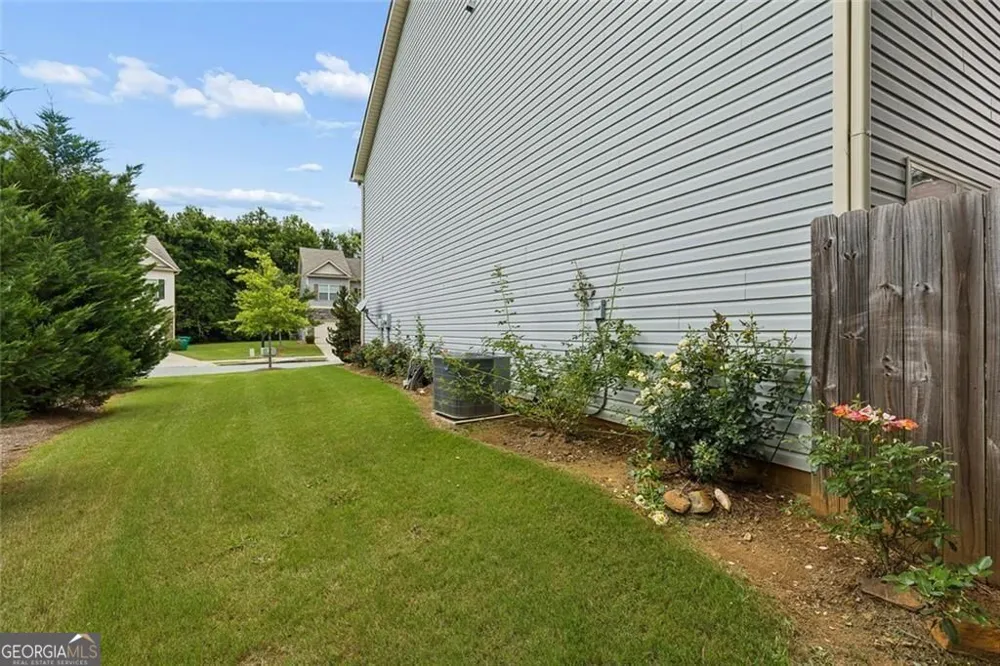 653 Oakside PL Acworth, GA 30102