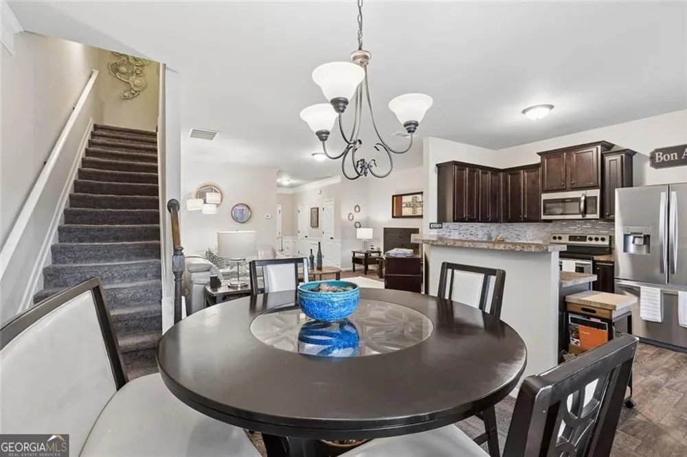 653 Oakside PL Acworth, GA 30102