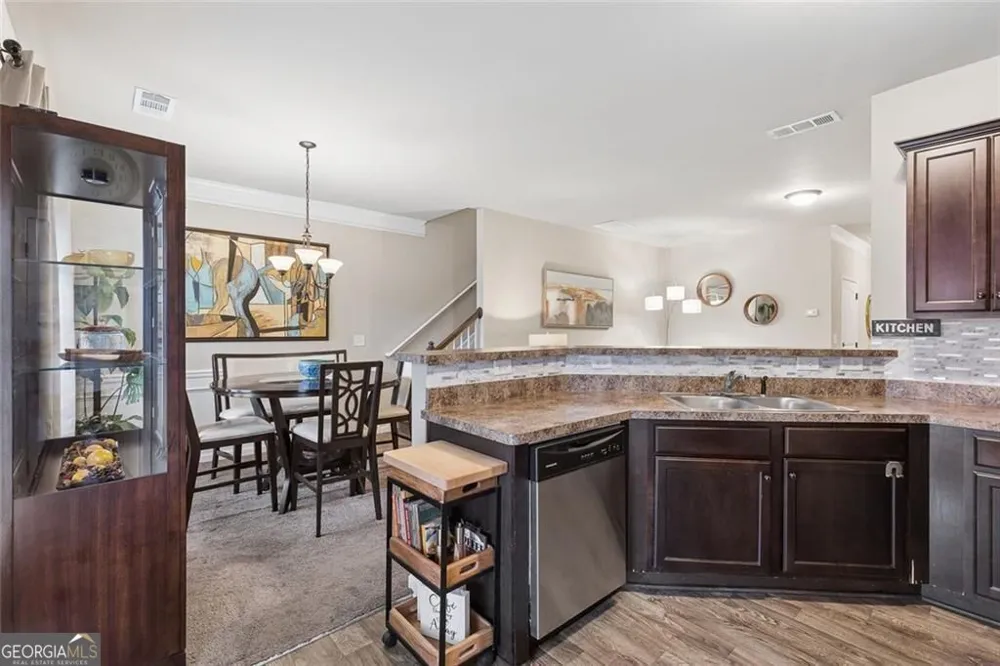 653 Oakside PL Acworth, GA 30102