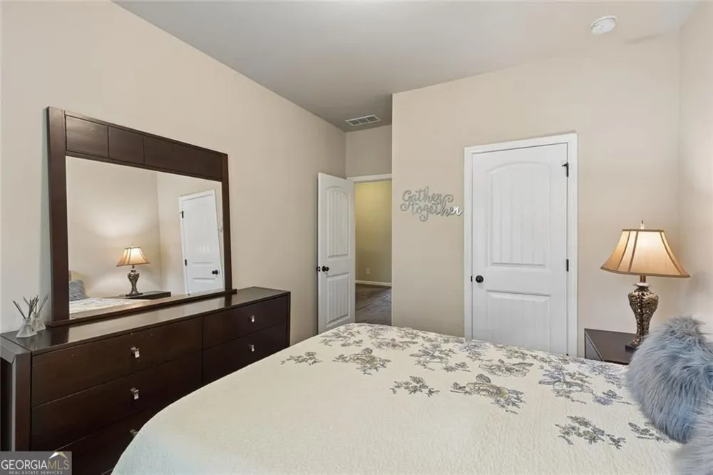 653 Oakside PL Acworth, GA 30102