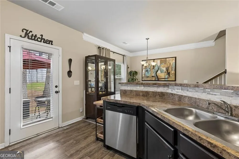 653 Oakside PL Acworth, GA 30102