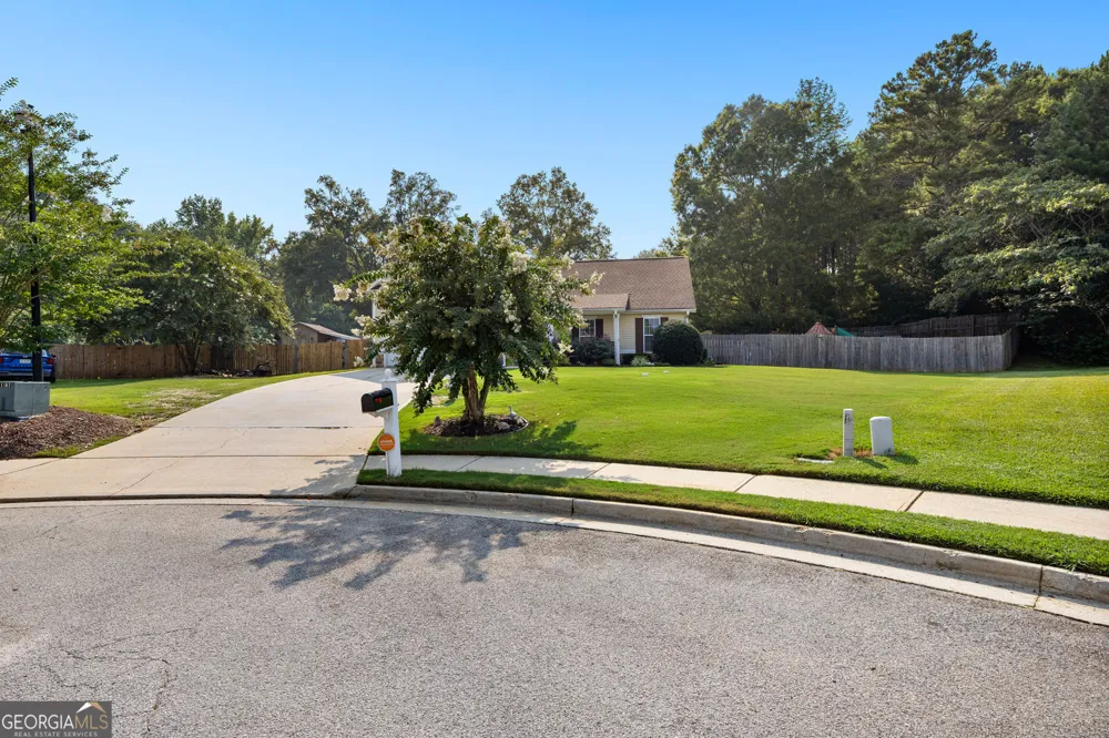1003 Marsh CT Hampton, GA 30228