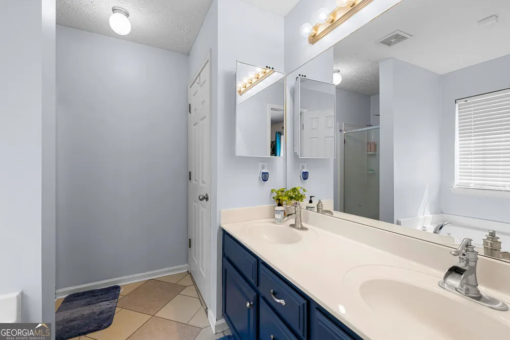1003 Marsh CT Hampton, GA 30228