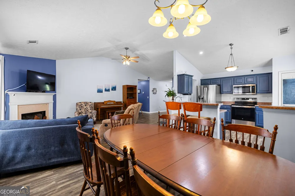 1003 Marsh CT Hampton, GA 30228