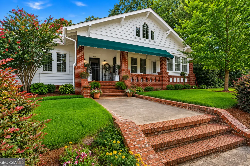 359 E Tugalo ST Toccoa, GA 30577