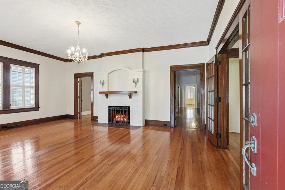 359 E Tugalo ST Toccoa, GA 30577