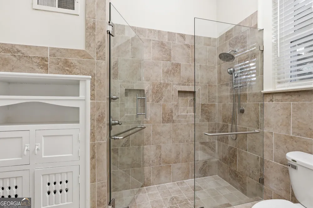359 E Tugalo ST Toccoa, GA 30577