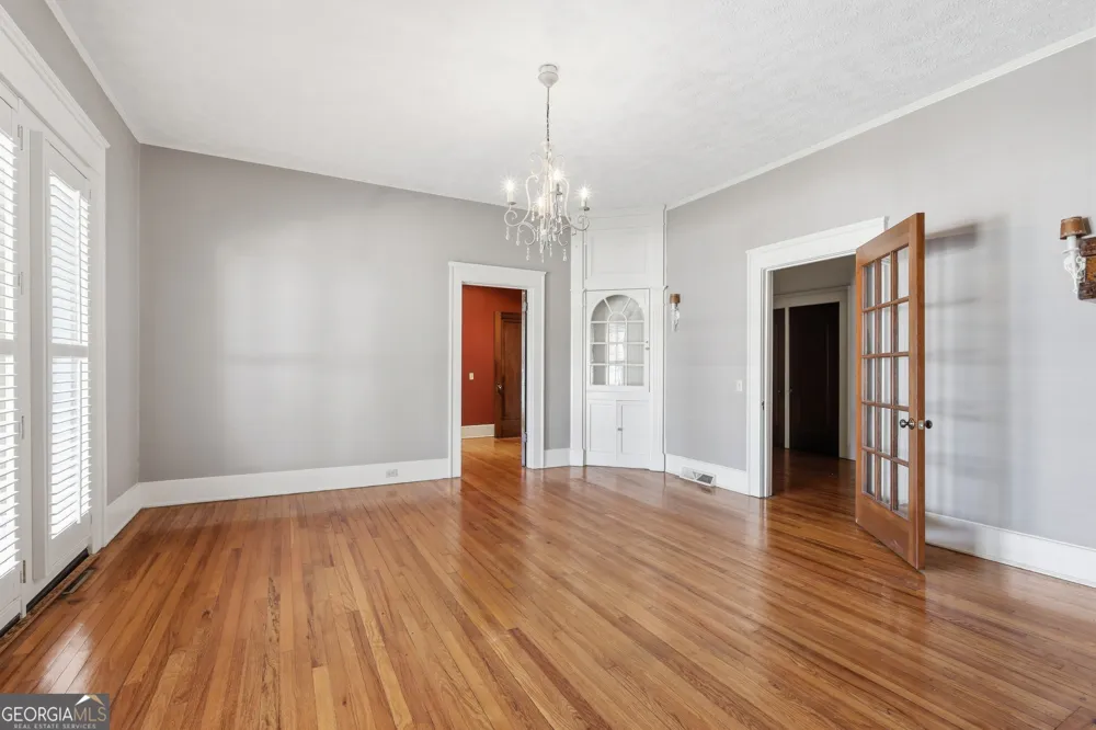 359 E Tugalo ST Toccoa, GA 30577