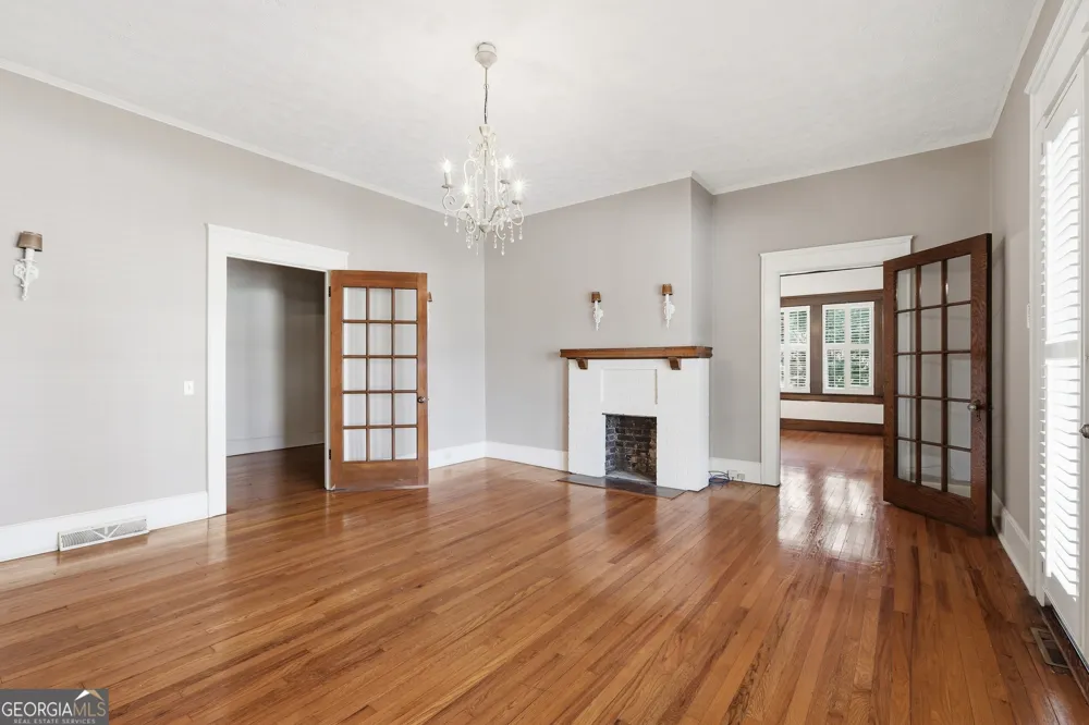 359 E Tugalo ST Toccoa, GA 30577