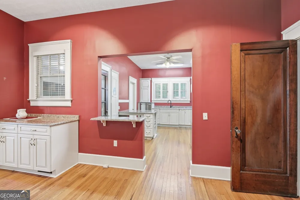359 E Tugalo ST Toccoa, GA 30577