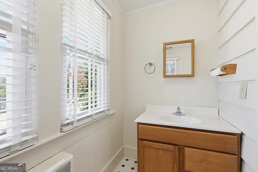 359 E Tugalo ST Toccoa, GA 30577