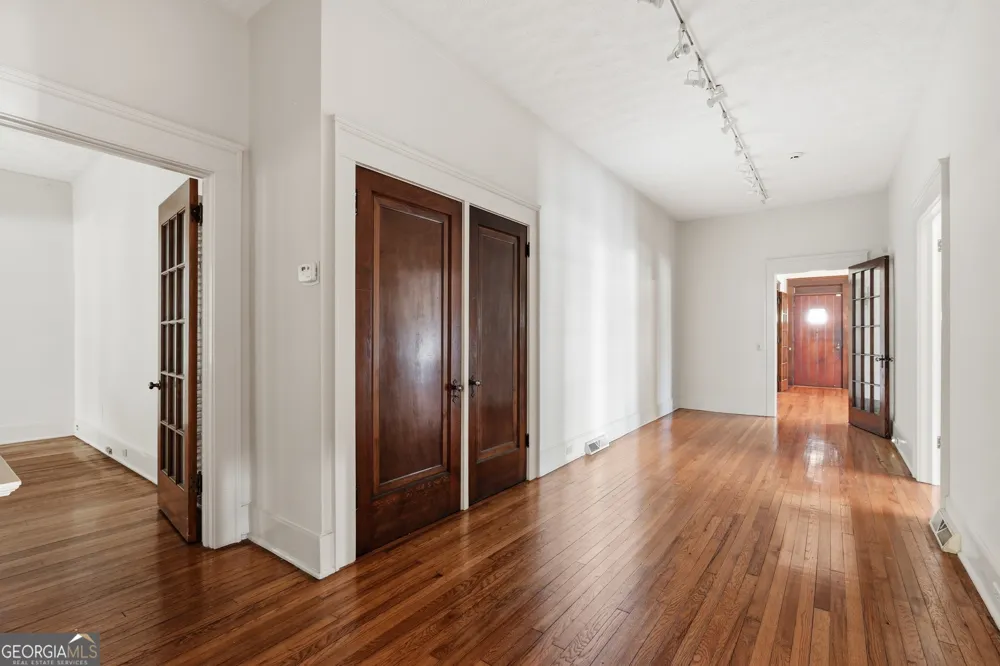 359 E Tugalo ST Toccoa, GA 30577