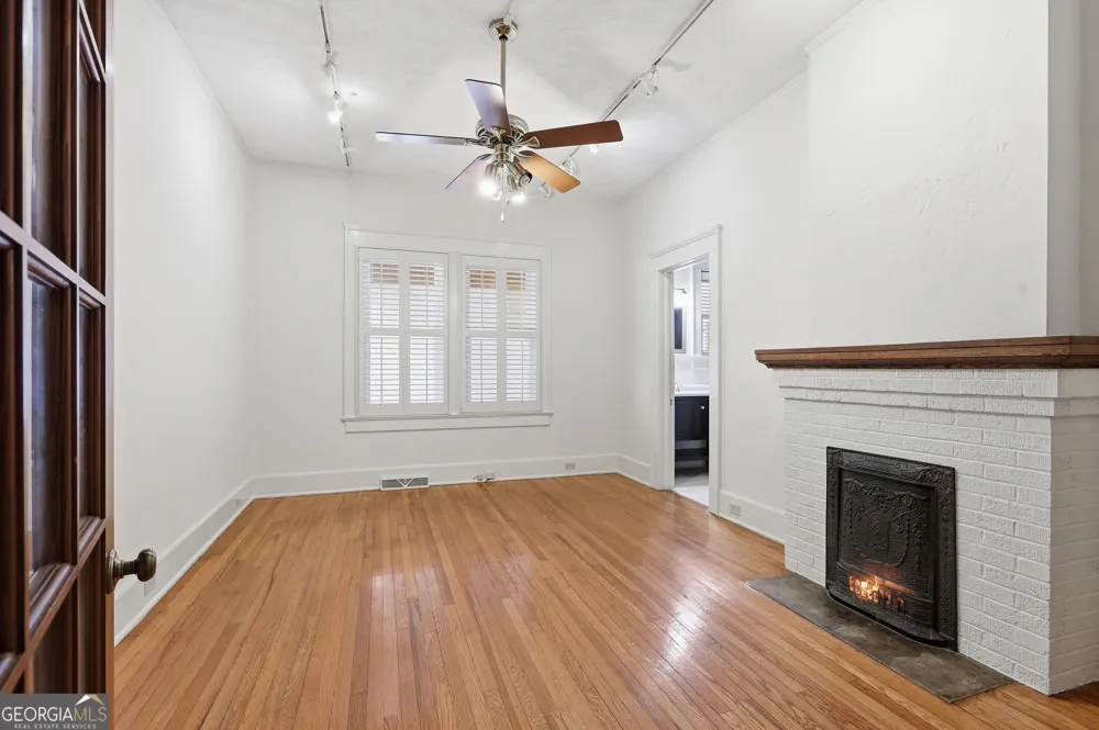 359 E Tugalo ST Toccoa, GA 30577