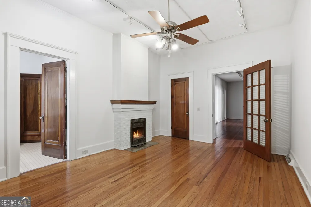 359 E Tugalo ST Toccoa, GA 30577