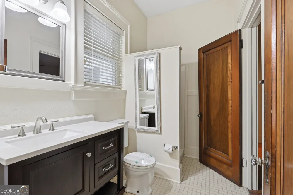 359 E Tugalo ST Toccoa, GA 30577