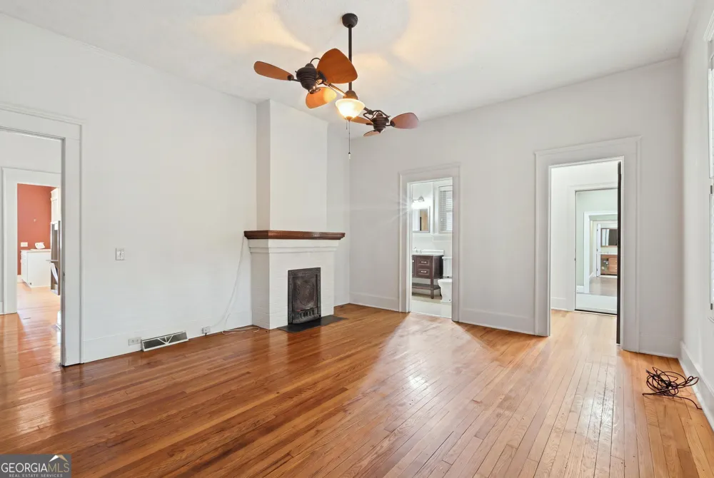 359 E Tugalo ST Toccoa, GA 30577