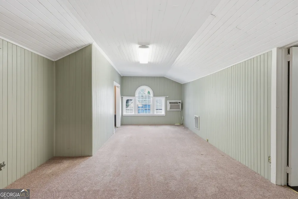 359 E Tugalo ST Toccoa, GA 30577