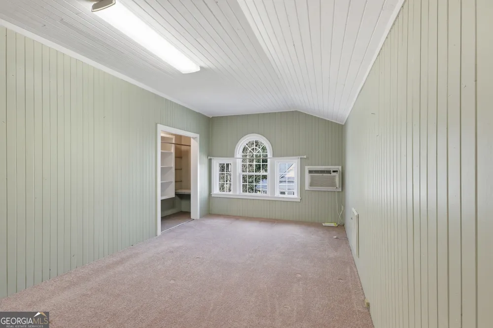 359 E Tugalo ST Toccoa, GA 30577