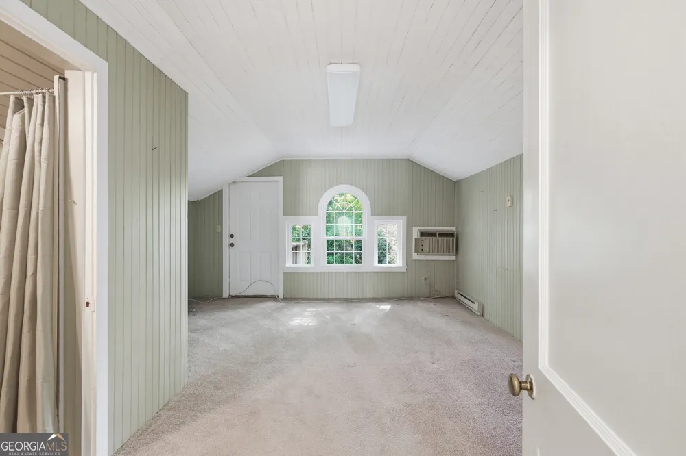 359 E Tugalo ST Toccoa, GA 30577