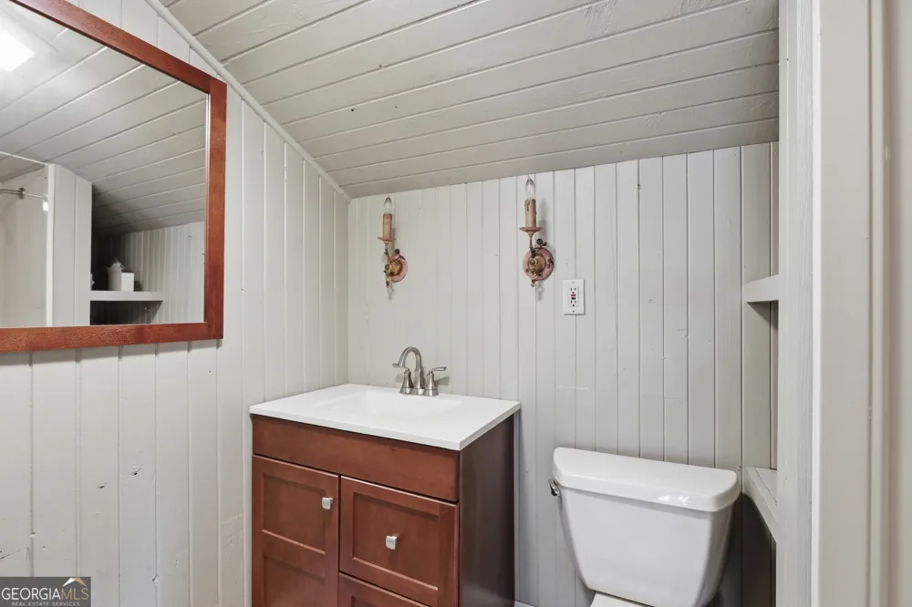 359 E Tugalo ST Toccoa, GA 30577