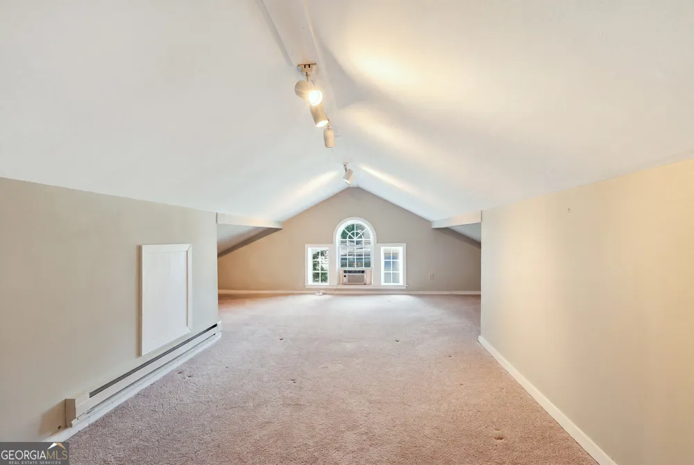 359 E Tugalo ST Toccoa, GA 30577