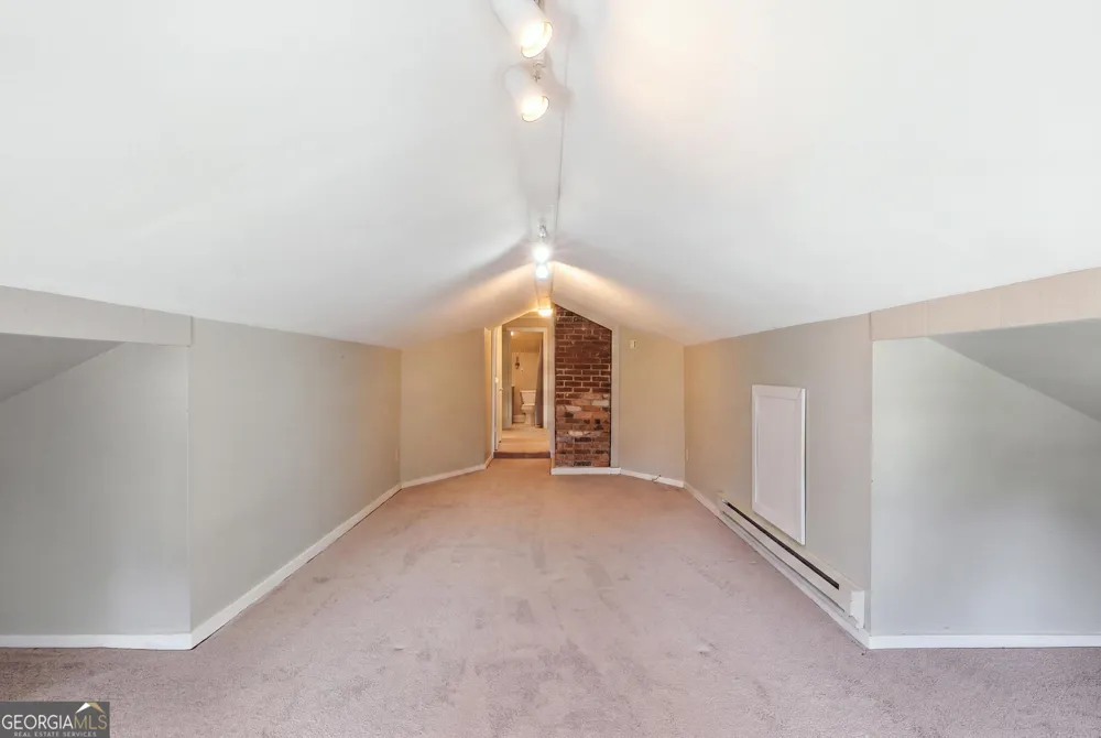 359 E Tugalo ST Toccoa, GA 30577