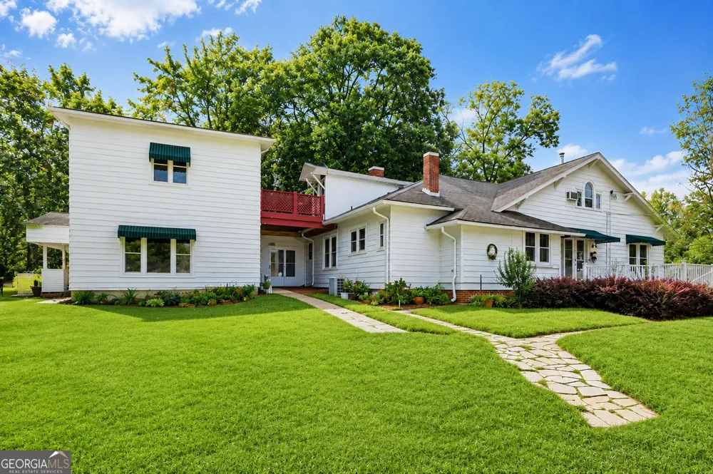 359 E Tugalo ST Toccoa, GA 30577