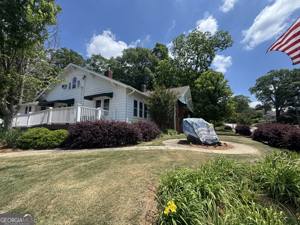 359 E Tugalo ST Toccoa, GA 30577